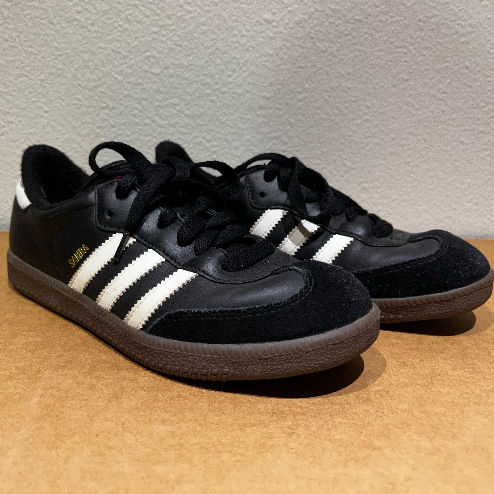 Adidas Kids Samba Classic Indoor Soccer Shoe in Black